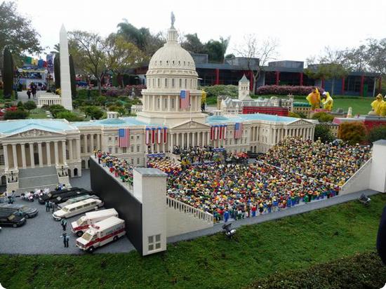 Obama's Inauguration Modeled in LEGO