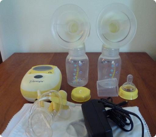 My breastmilk pumping travel kit