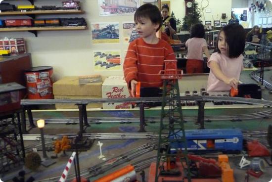 E & D operate the Lionel Railroad Model