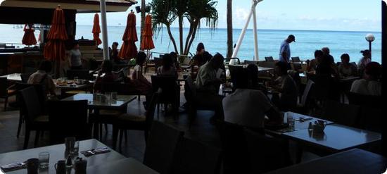 Kai Market ndoor-outdoor dining room at the Sheraton Waikiki