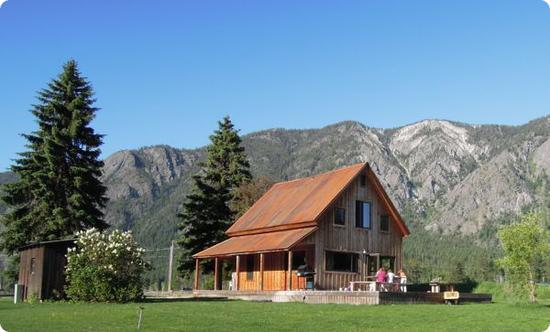 The main cabin has a full kitchen and bathroom